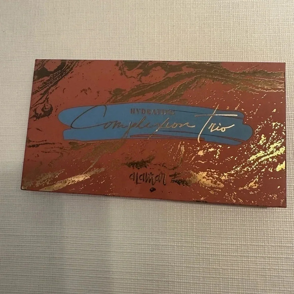 Brand new Glam lite eye shadow palette - Picture 2 of 5